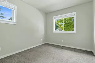 988 Hamilton St, Springfield, OR 97477 - Photo 33