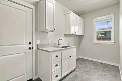 988 Hamilton St, Springfield, OR 97477 - Photo 39