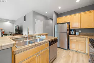 1079 SE Portlandia Ave, Hillsboro, OR 97123 - Photo 7