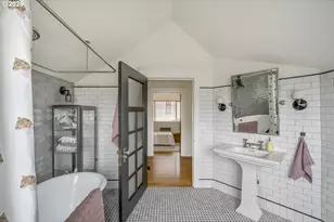 7027 N Moore Ave, Portland, OR 97217 - Photo 29