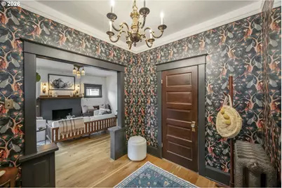 7027 N Moore Ave, Portland, OR 97217 - Photo 3