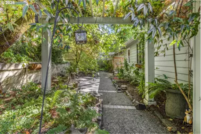 3160 Whitten Dr, Eugene, OR 97405 - Photo 45