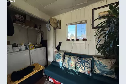 265 S Hazel St, Brookings, OR 97415 - Photo 23