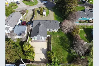 265 S Hazel St, Brookings, OR 97415 - Photo 43