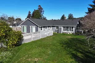 265 S Hazel St, Brookings, OR 97415 - Photo 5