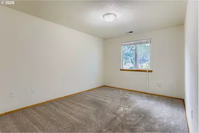 10538 SE Holgate Blvd, Portland, OR 97266 - Photo 9