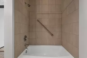 420 NW 11th Ave, Portland, OR 97209 - Photo 23