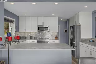 620 N Hayden Bay Dr, Portland, OR 97217 - Photo 13