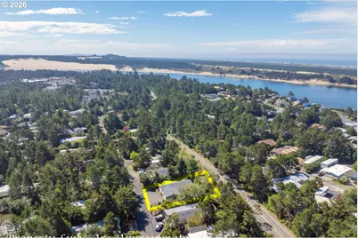 1600 Rhododendron Dr #6, Florence, OR 97439 - Photo 5