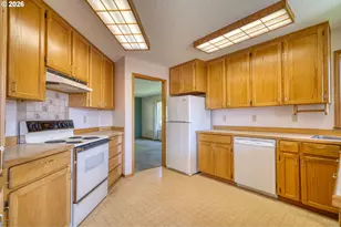 50541 Hillcrest Dr, Scappoose, OR 97056 - Photo 5