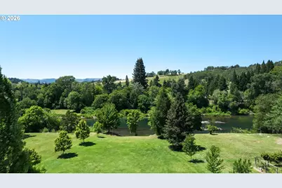 2546 Fisher Rd, Roseburg, OR 97471 - Photo 7
