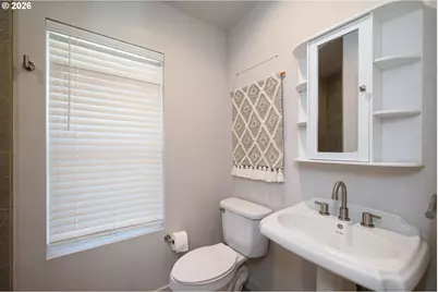 2546 Fisher Rd, Roseburg, OR 97471 - Photo 39