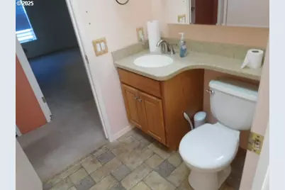 724 N 4th St, Athena, OR 97813 - Photo 17