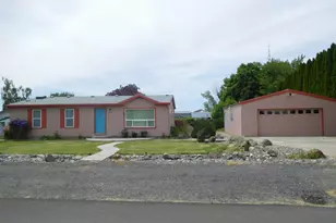 724 N 4th St, Athena, OR 97813 - Photo 3