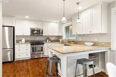 2125 SW Warwick Ave, Portland, OR 97225 - Photo 7