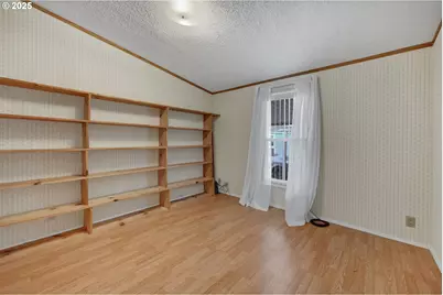 1120 W Fairview Dr #3, Springfield, OR 97477 - Photo 13