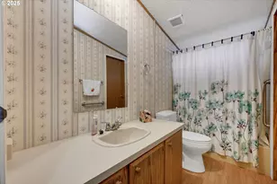 1120 W Fairview Dr, Springfield, OR 97477 - Photo 17