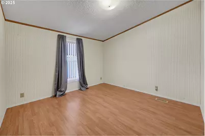 1120 W Fairview Dr #3, Springfield, OR 97477 - Photo 15