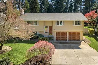 9301 NE Pinecreek St, Vancouver, WA 98664 - Photo 1