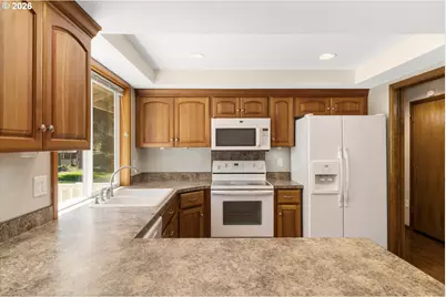 9301 NE Pinecreek St, Vancouver, WA 98664 - Photo 15