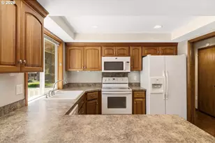 9301 NE Pinecreek St, Vancouver, WA 98664 - Photo 15