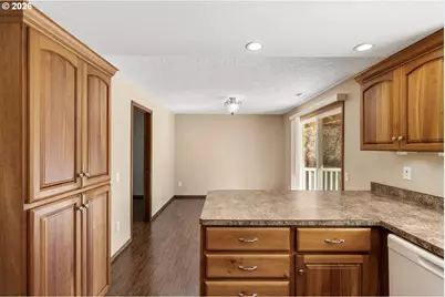 9301 NE Pinecreek St, Vancouver, WA 98664 - Photo 13