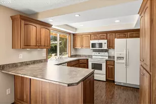 9301 NE Pinecreek St, Vancouver, WA 98664 - Photo 11