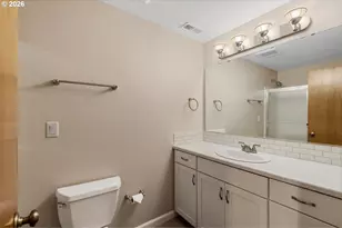 9301 NE Pinecreek St, Vancouver, WA 98664 - Photo 23