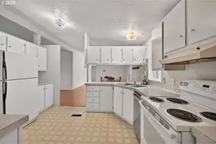 301 E Columbia, Newberg, OR 97132 - Photo 9