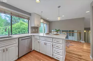 1530 NW 118th Ct, Portland, OR 97229 - Photo 9