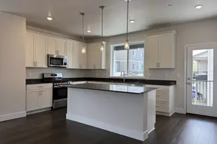 16670 SW Jean Louise Rd, Tigard, OR 97223 - Photo 3