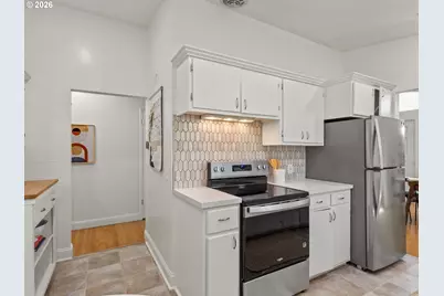 2637 NE 138th Pl, Portland, OR 97230 - Photo 13
