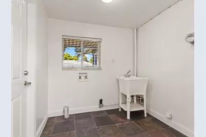 2637 NE 138th Pl, Portland, OR 97230 - Photo 27