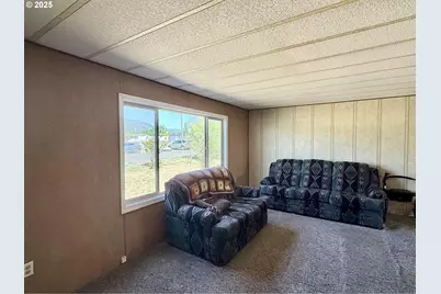 505 N 16th Ave, Elgin, OR 97827 - Photo 5