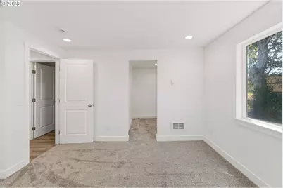 950 Exchange St, North Bend, OR 97459 - Photo 25