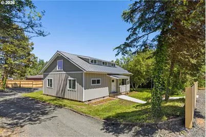 950 Exchange St, North Bend, OR 97459 - Photo 1