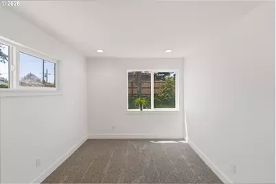950 Exchange St, North Bend, OR 97459 - Photo 29