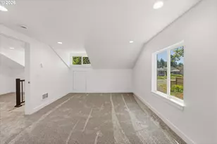 950 Exchange St, North Bend, OR 97459 - Photo 37