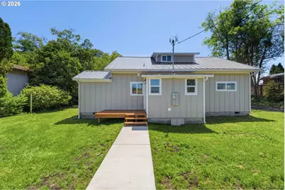 950 Exchange St, North Bend, OR 97459 - Photo 9