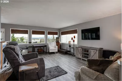 415 W D St, Rainier, OR 97048 - Photo 7