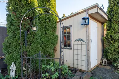 2309 35th St, Springfield, OR 97477 - Photo 33