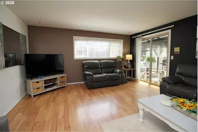 385 S Cherry Dr, Cornelius, OR 97113 - Photo 7