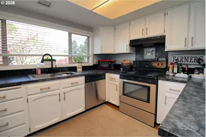 385 S Cherry Dr, Cornelius, OR 97113 - Photo 11