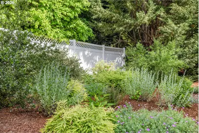 4629 SW Carson St, Portland, OR 97219 - Photo 33