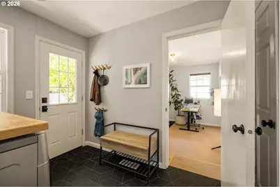 4629 SW Carson St, Portland, OR 97219 - Photo 17
