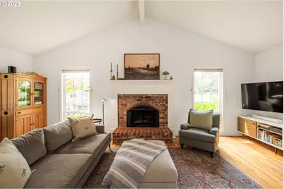 4629 SW Carson St, Portland, OR 97219 - Photo 9