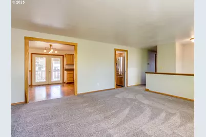 17118 SE Bush St, Portland, OR 97236 - Photo 13