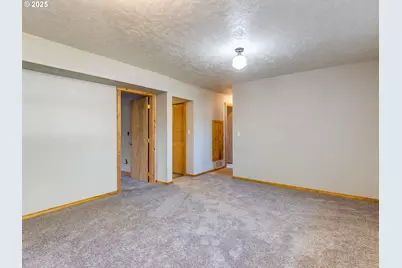 17118 SE Bush St, Portland, OR 97236 - Photo 33