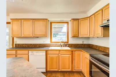 17118 SE Bush St, Portland, OR 97236 - Photo 19