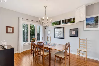 724 NW Westover Cir, Portland, OR 97210 - Photo 9